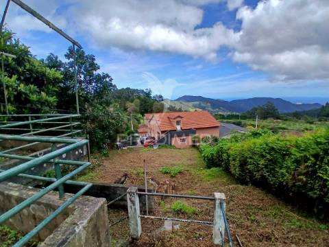 Terreno urbano no santo da serra