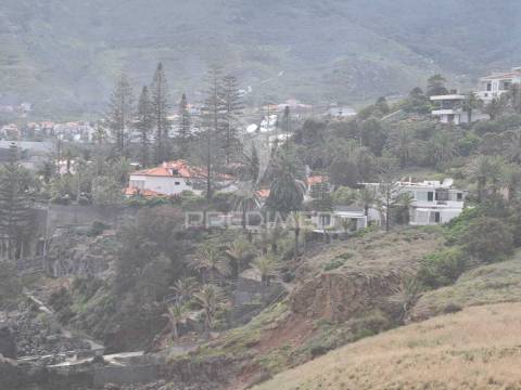 Terreno premium com vista mar no caniçal-ideal para projeto turìstico