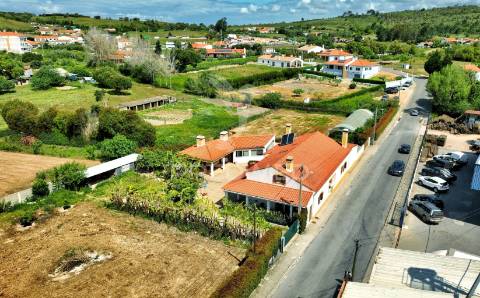 Moradia de 308 m2, inserida num terreno com 4.087 m2