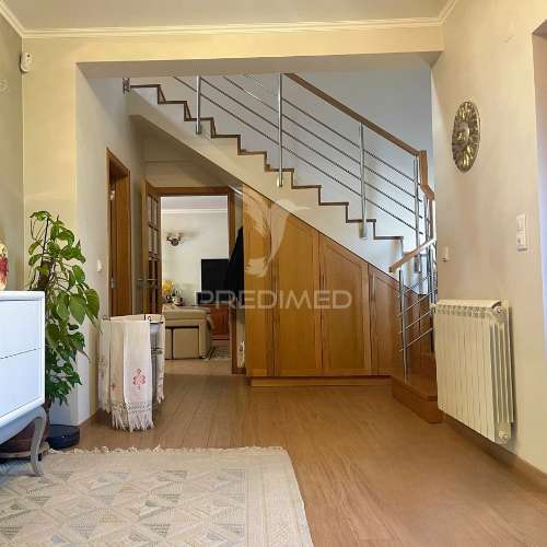 Moradia de 308 m2, inserida num terreno com 4.087 m2