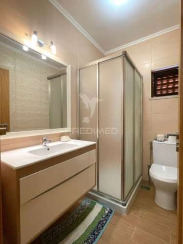 Moradia de 308 m2, inserida num terreno com 4.087 m2