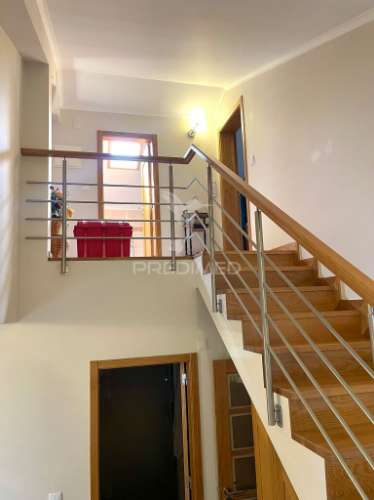 Moradia de 308 m2, inserida num terreno com 4.087 m2