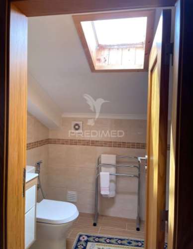 Moradia de 308 m2, inserida num terreno com 4.087 m2