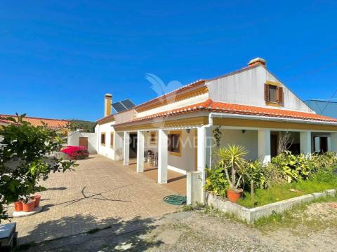 Moradia de 308 m2, inserida num terreno com 4.087 m2