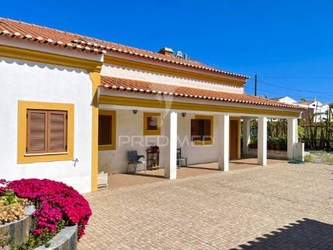 Moradia de 308 m2, inserida num terreno com 4.087 m2