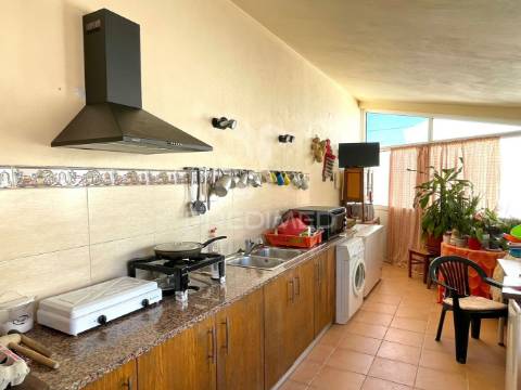 Moradia de 308 m2, inserida num terreno com 4.087 m2