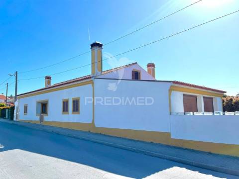 Moradia de 308 m2, inserida num terreno com 4.087 m2