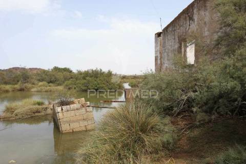 Terreno misto junto ao guadiana, 357ha, e ruínas com 1623m2