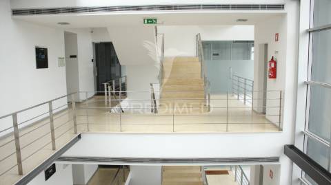 Escritório no parque industrial de celeirós