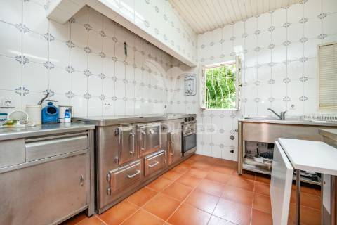 Refúgio de luxo no gerês – moradia térrea t4 com piscina e vista rio  barragem de salamonde | 4 suites | piscina | churrasqueira | vistas deslumbrantes