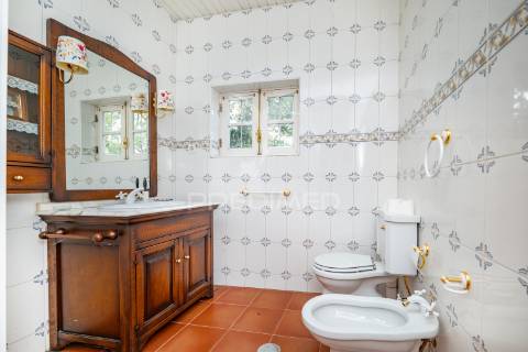 Refúgio de luxo no gerês – moradia térrea t4 com piscina e vista rio  barragem de salamonde | 4 suites | piscina | churrasqueira | vistas deslumbrantes