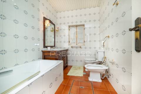 Refúgio de luxo no gerês – moradia térrea t4 com piscina e vista rio  barragem de salamonde | 4 suites | piscina | churrasqueira | vistas deslumbrantes