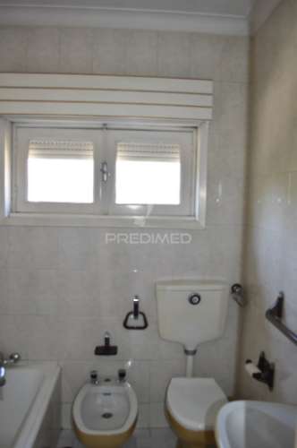 Moradia independente em pedroso