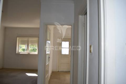 Moradia independente em pedroso