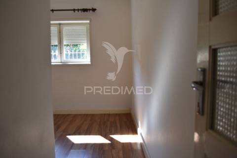 Moradia independente em pedroso