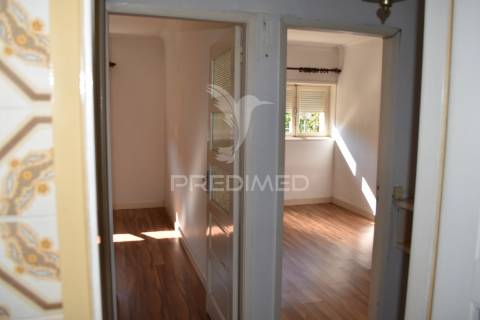 Moradia independente em pedroso