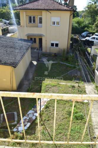 Moradia independente em pedroso