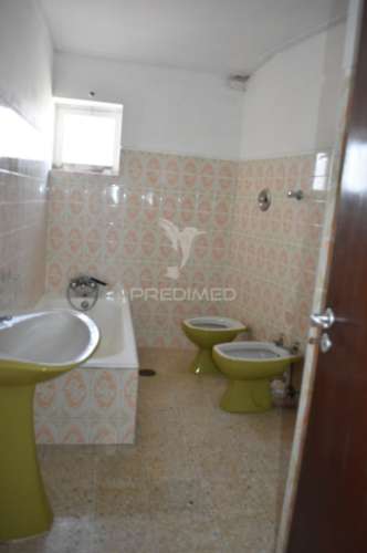 Moradia independente em pedroso