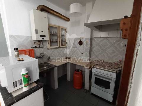 Moradia t4 com quintal e varanda