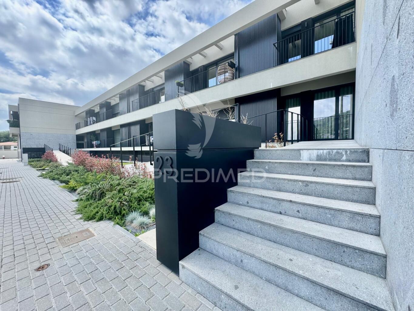 Apartamento t1 "semi - novo" - próximo à universidade