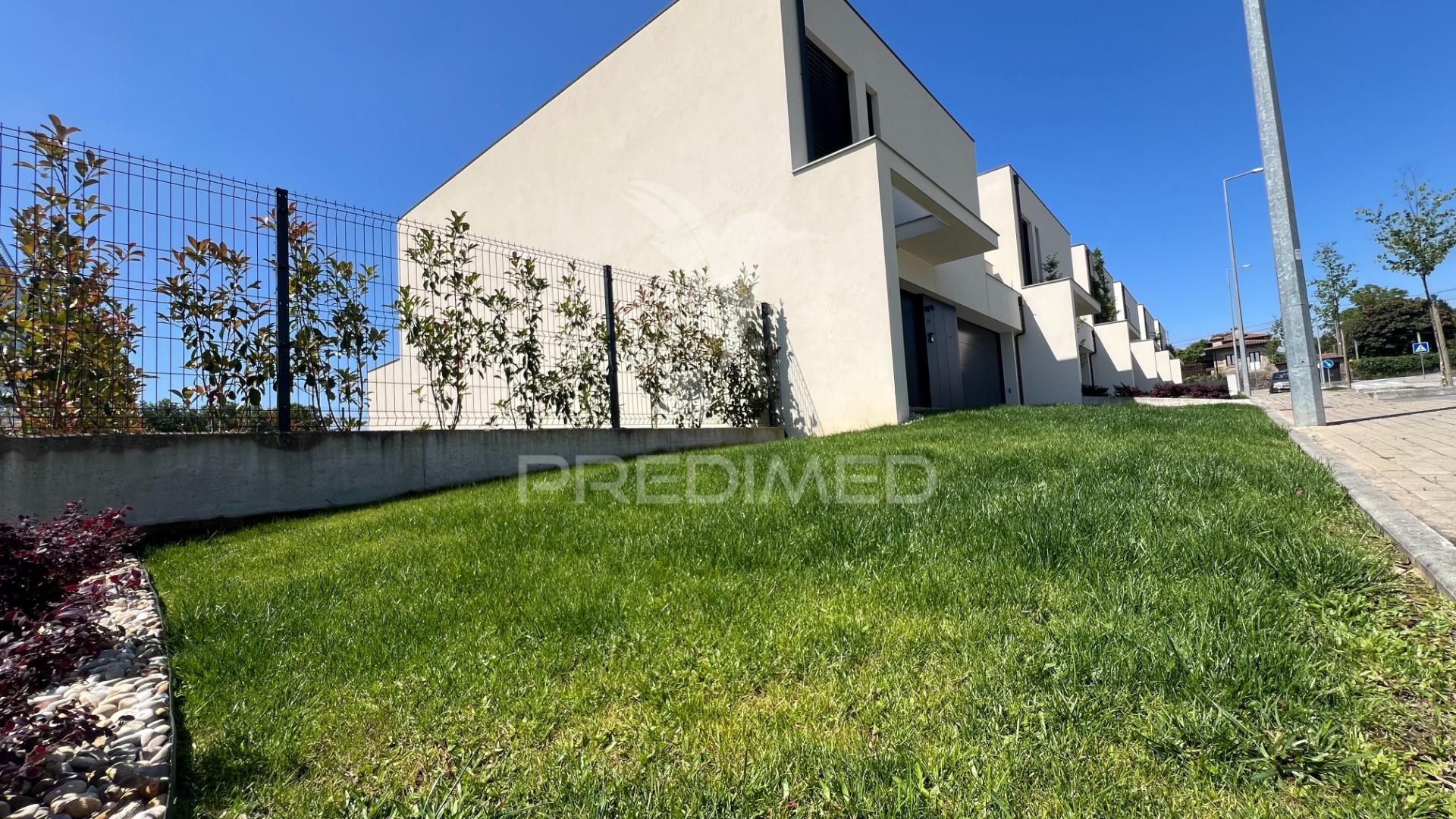 Moradia nova t3 (gaveto) - palmeira, braga