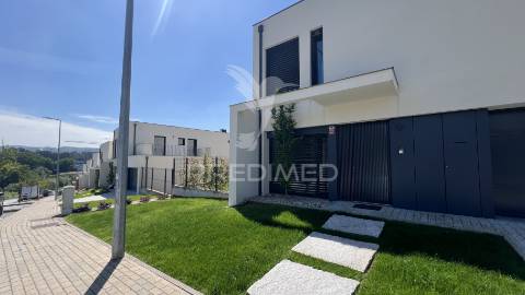 Moradia nova t3 (gaveto) - palmeira, braga