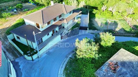 Moradia de luxo v3, localizada em amiais de baixo / santarém