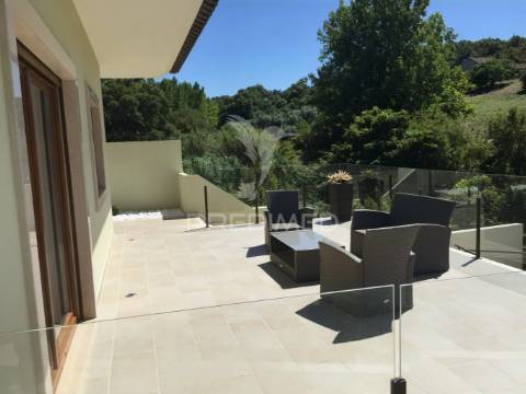 Moradia de luxo v3, localizada em amiais de baixo / santarém