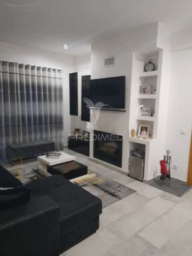 Moradia de luxo v3, localizada em amiais de baixo / santarém