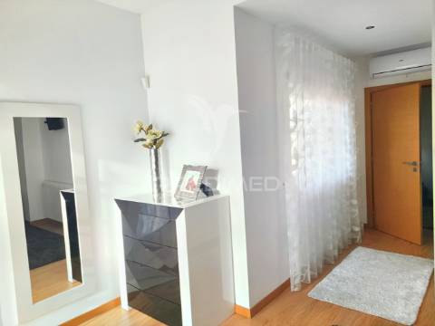 Moradia de luxo v3, localizada em amiais de baixo / santarém