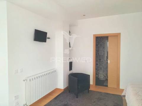 Moradia de luxo v3, localizada em amiais de baixo / santarém