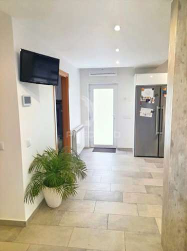 Moradia de luxo v3, localizada em amiais de baixo / santarém