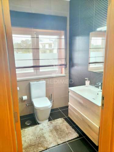 Moradia de luxo v3, localizada em amiais de baixo / santarém