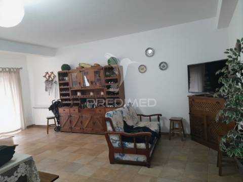 Moradia de luxo v3, localizada em amiais de baixo / santarém