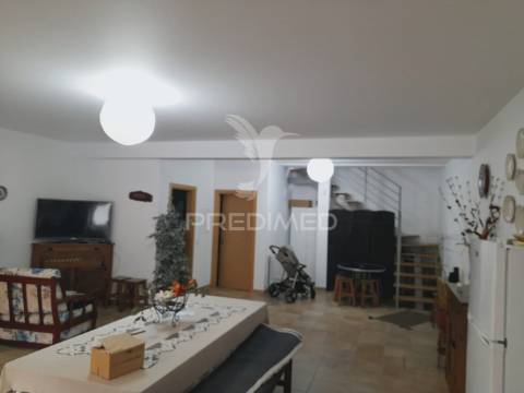 Moradia de luxo v3, localizada em amiais de baixo / santarém