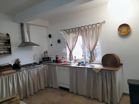 Moradia de luxo v3, localizada em amiais de baixo / santarém