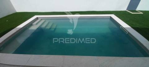 Moradia t4 - quinta da serralheira, setúbal  600.000€