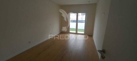 Moradia t4 - quinta da serralheira, setúbal  600.000€