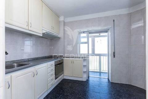 Apartamento t2+1(+2) com garagem box em rio tinto