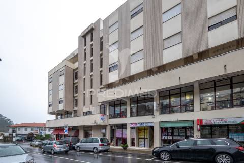 Apartamento t3 equipado e mobilado, localizado em terras de bouro.