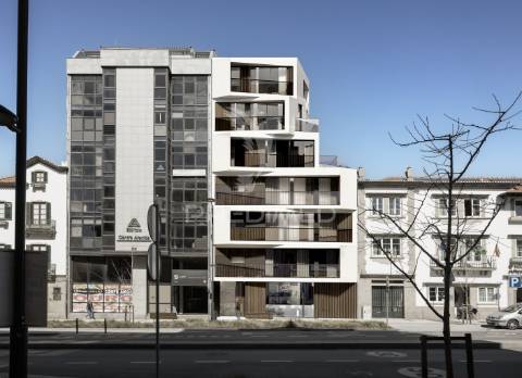 Apartamento t3 na avenida doutor lourenço peixinho