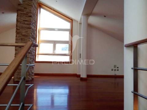 Excelente moradia 3 frentes - valongo