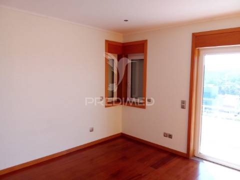 Excelente moradia 3 frentes - valongo