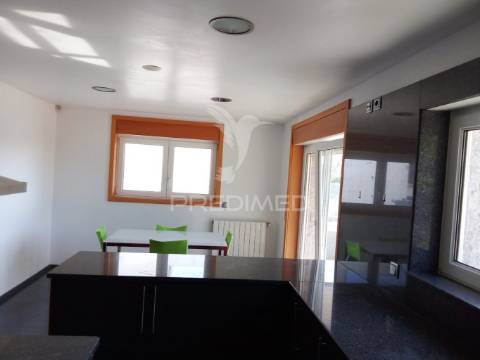 Excelente moradia 3 frentes - valongo