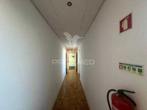 Escritórios/arrendamento