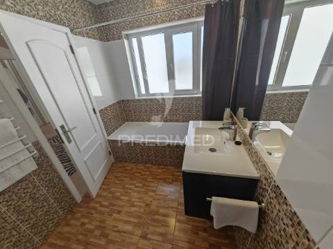 Moradia t2+t1 remodelada. 5min das praias dos salgados,  pêra e galé