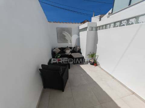 Moradia t2+t1 remodelada. 5min das praias dos salgados,  pêra e galé