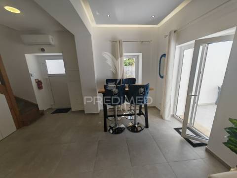 Moradia t2+t1 remodelada. 5min das praias dos salgados,  pêra e galé
