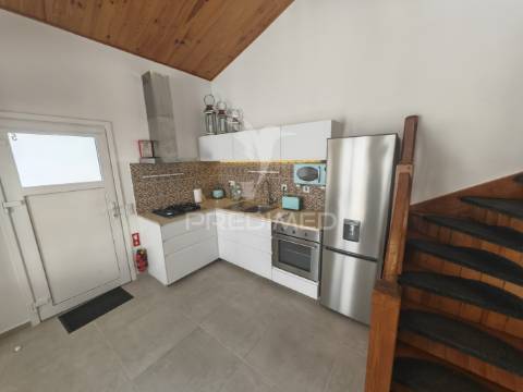 Moradia t2+t1 remodelada. 5min das praias dos salgados,  pêra e galé