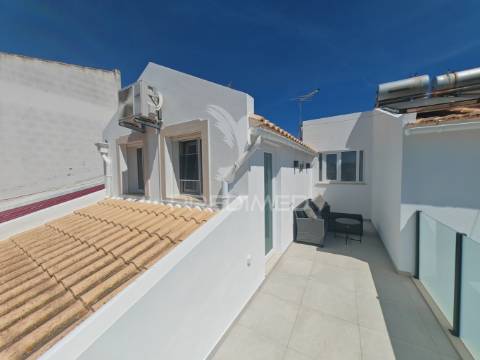 Moradia t2+t1 remodelada. 5min das praias dos salgados,  pêra e galé